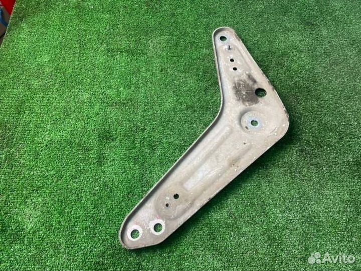 Рычаг подвески правый Bmw E71