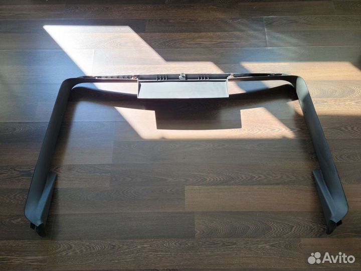 Пластиковая накладка крышки багажника Шкода А7