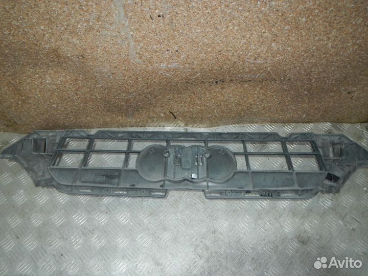 Кронштейн решетки радиатора, Audi -А5/S5 (8T) (08-16)