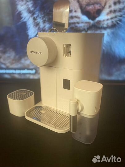 Кофемашина капсульная Delonghi -nespresso EN510.W