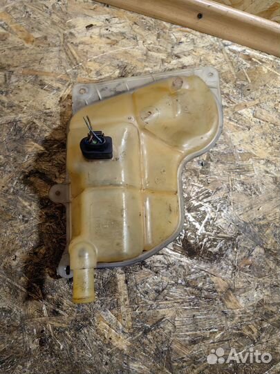 Расширительный Бачок VAG Пассат ауди 8D0121403L