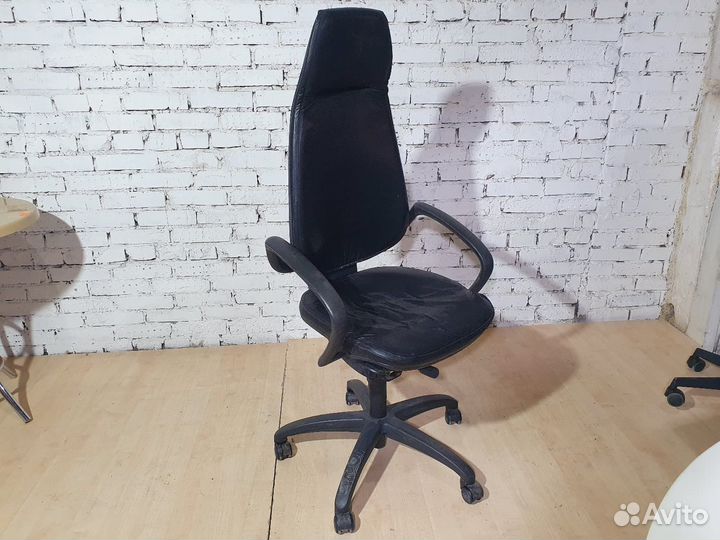 Кресло на колесах кожа