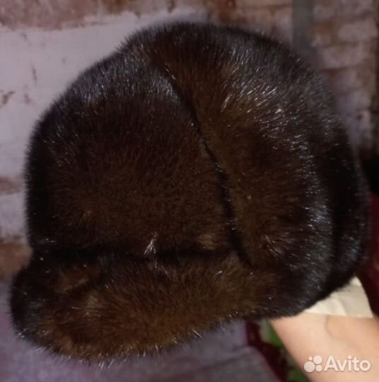 Женские меховые шапки