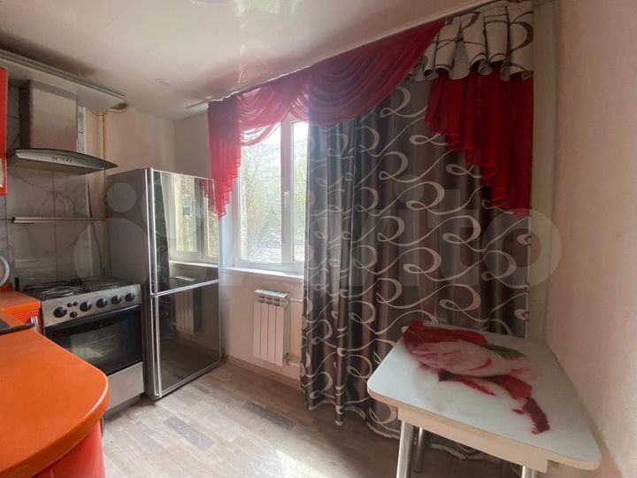 4-к. квартира, 68 м², 1/9 эт.