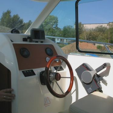 Моторная яхта Jeanneau Merry Fisher 725