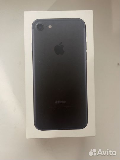 Коробка от iPhone 7