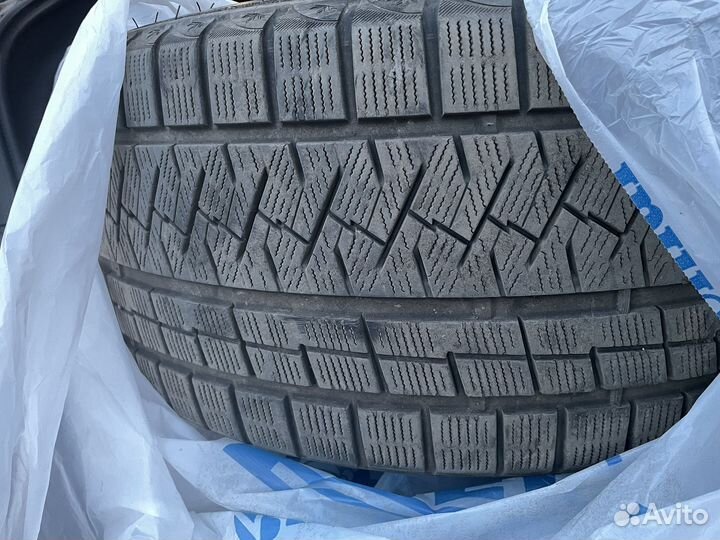 Triangle Snowlink TWT02 245/35 R19