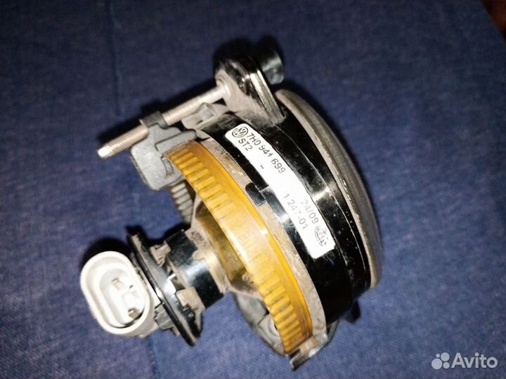 Противотуманная фара левая VW Multivan T5