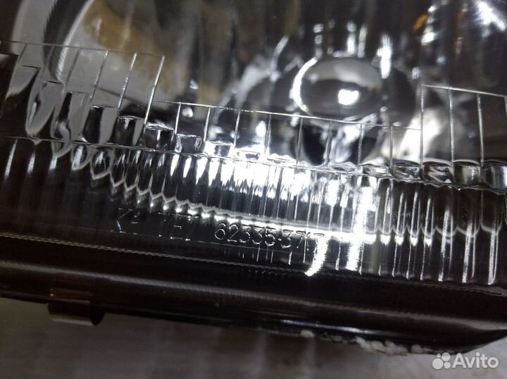 Фара Mitsubishi Pajero 1991-1999