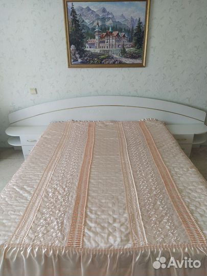 Спальный гарнитур