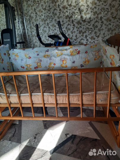 Кроватка с матрасом