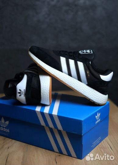 Adidas Iniki