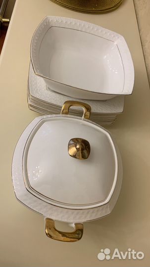 Набор столовой посуды с супницей