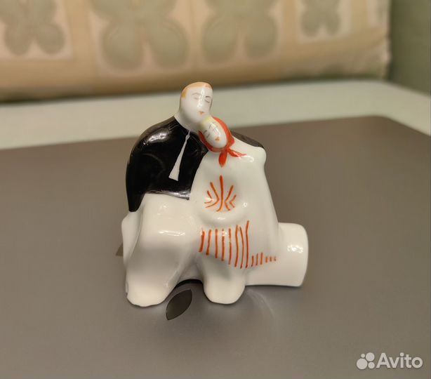 Статуэтка На заваленке, Песочное 50-60 г