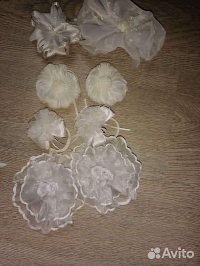 Браслеты сережки банты белые скранчи