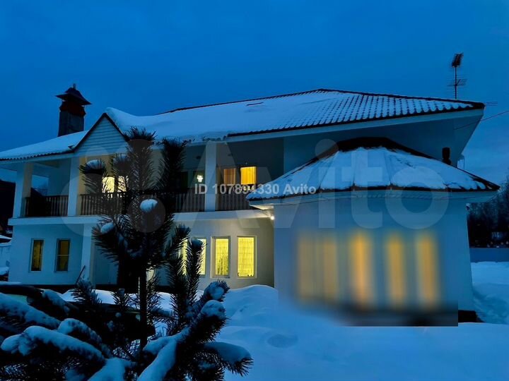 Коттедж 600 м² на участке 20 сот.