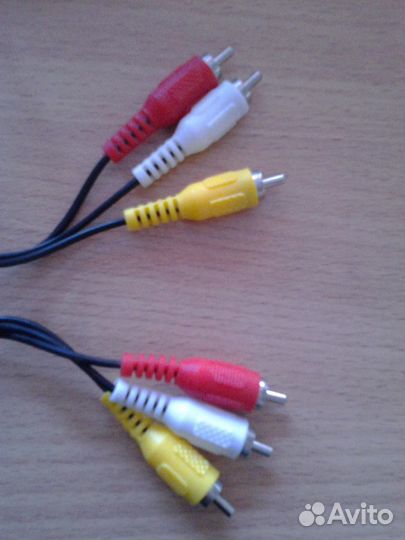 Шнур 3RCA - 3RCA 1.2м б/у