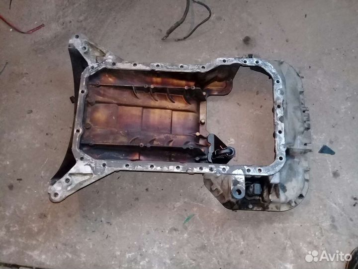 Верхняя часть масленого поддона 2.4 Mercedes W202