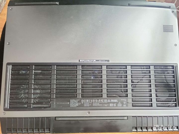 Игровой ноутбук Alienware 17 R5 p31e002