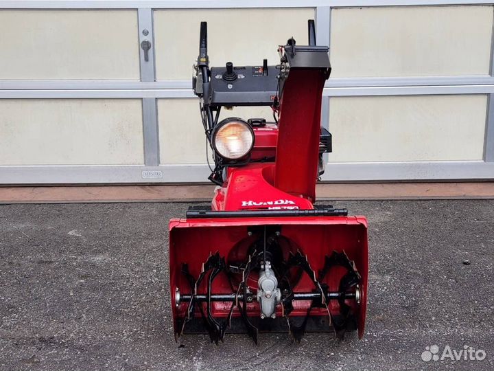 Снегоуборщик honda HS760 гусеничный