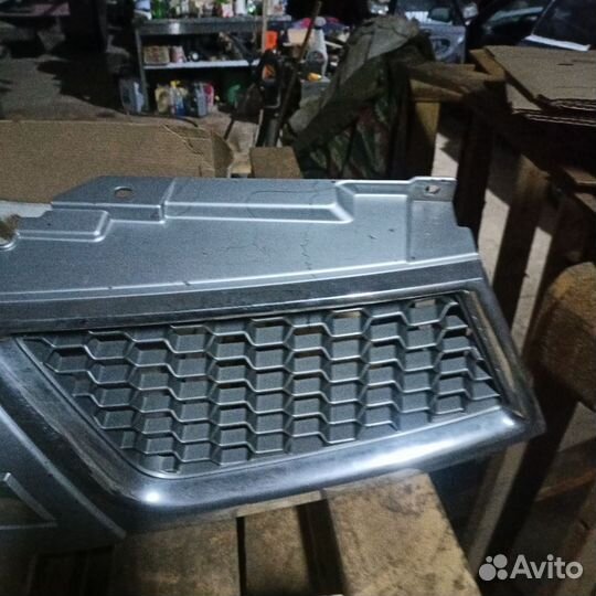 Решетка радиатора Мицубиси L 200