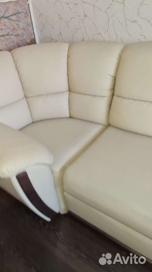 Кожаный угловой диван бу