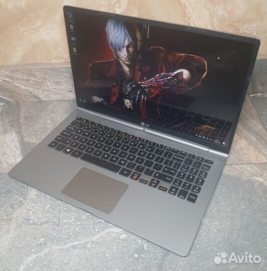 Сенсорный LG на i7-7500u