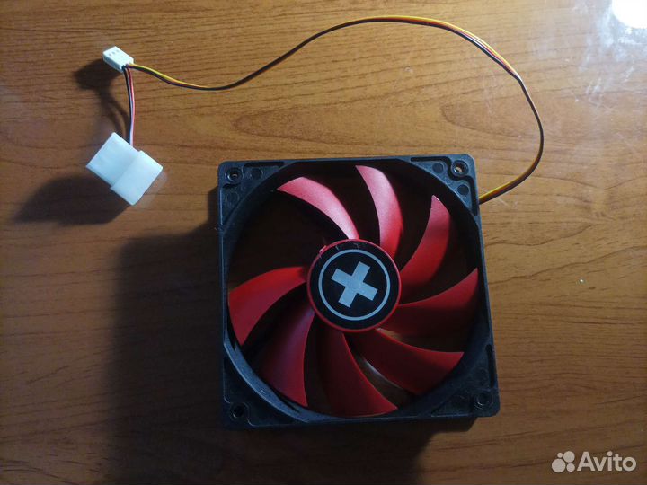 Кулер процеccорный сломано одна лопасть