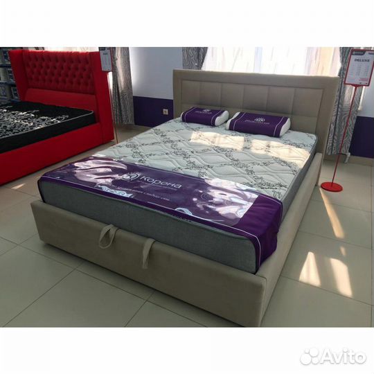 Интерьерная кровать 