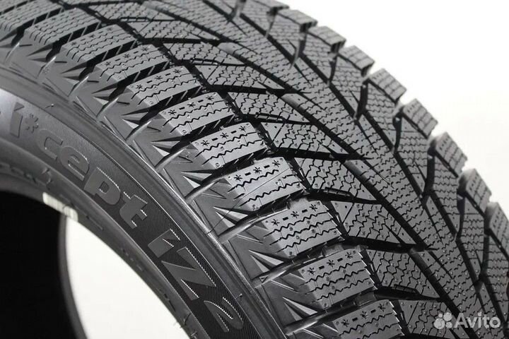 Hankook Winter I'Cept iZ 2 W616 215/55 R17 98T