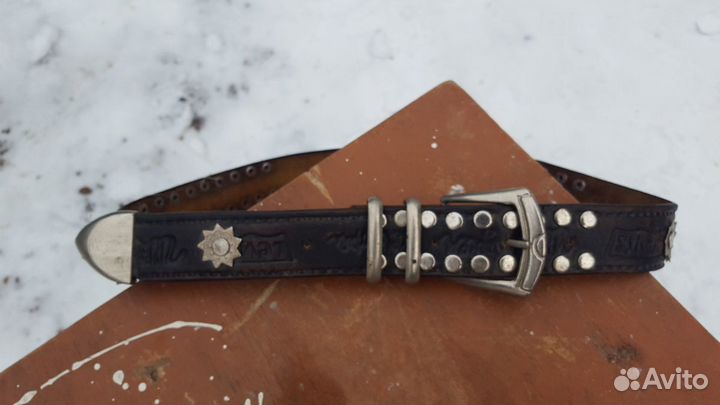Ремень кожанный на металлических заклепках 102см