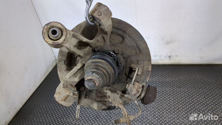 Ступица (кулак, цапфа) левая задняя Suzuki Grand Vitara