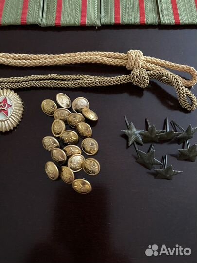 Ткань на шинель и форму, пуговицы и др