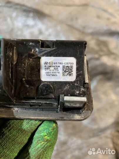 Кнопка открывания багажника Kia Sorento Prime 3 UM