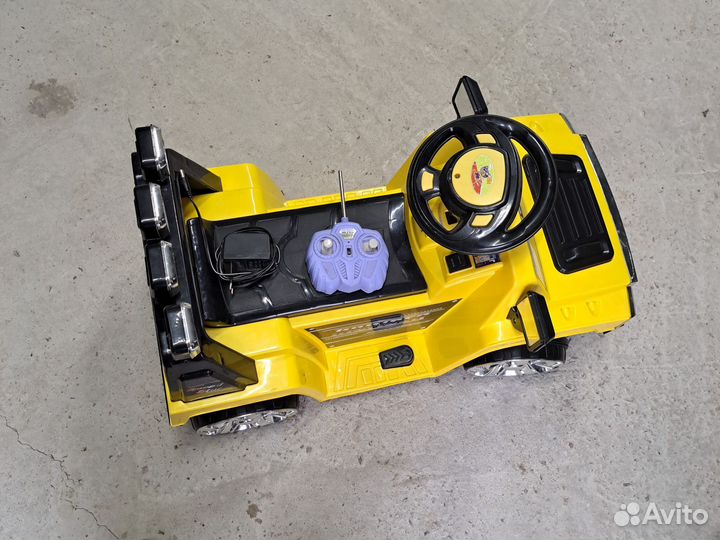 Детский автомобиль на аккумуляторе