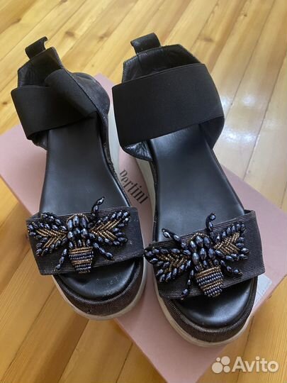 Босоножки Pertini