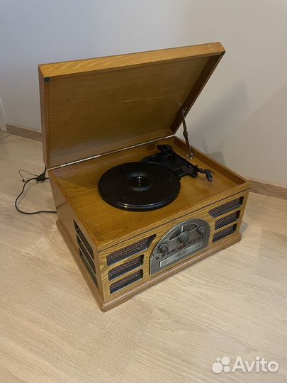 Универсалный проигрыватель