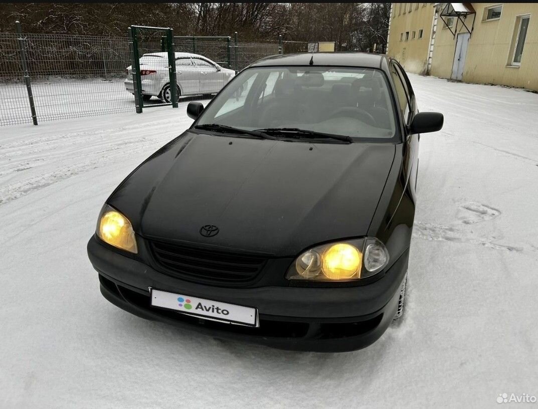 Toyota Avensis: фото владельца