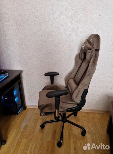 Компьютерное кресло