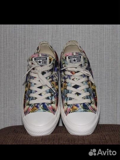 Женские кеды Converse в цветочном дизайне