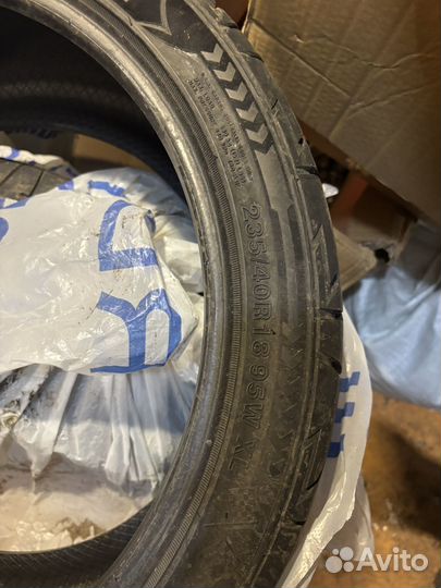 Duraturn Mozzo XXR 235/40 R18