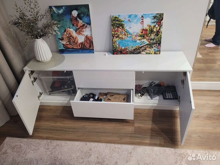 Тумба под телевизор напольная
