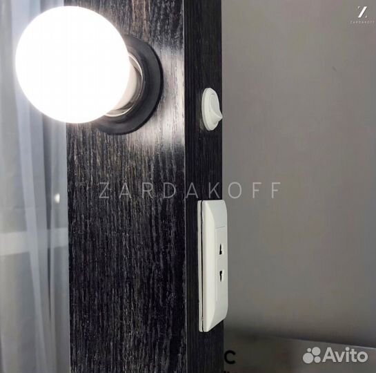 Гримерное зеркало с подсветкой