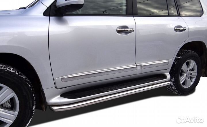 Защита штатных порогов на Land Cruiser 200