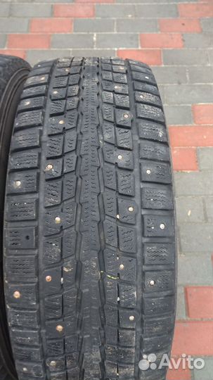 Dunlop SP Winter Ice 01 215/65 R16