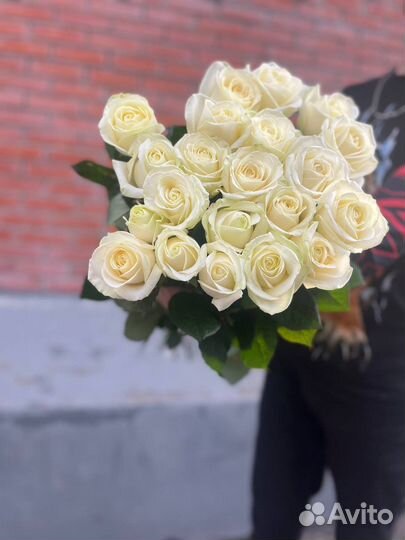 Букет роз 25 белых роз 80см с доставкой
