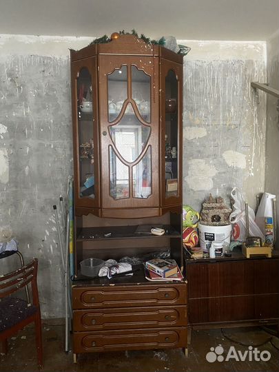 Шкаф сервант