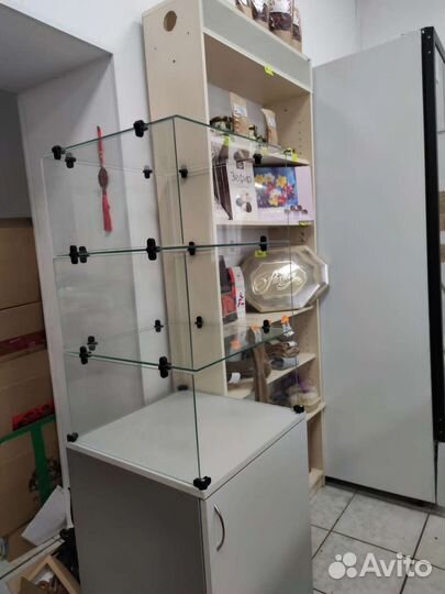 Витрина стеклянная
