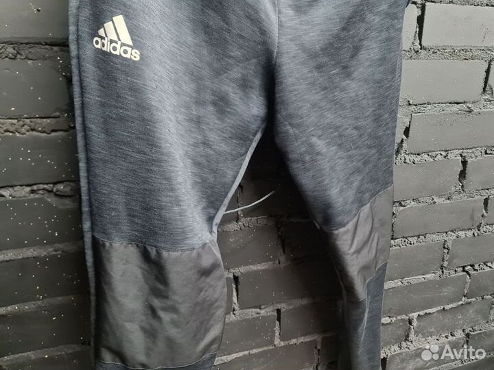 Спортивные штаны adidas