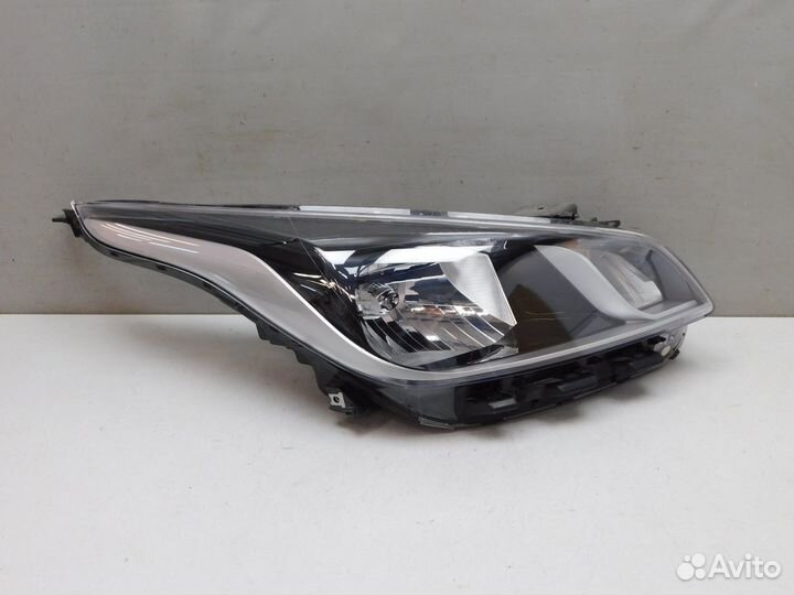 Фара правая Kia Rio